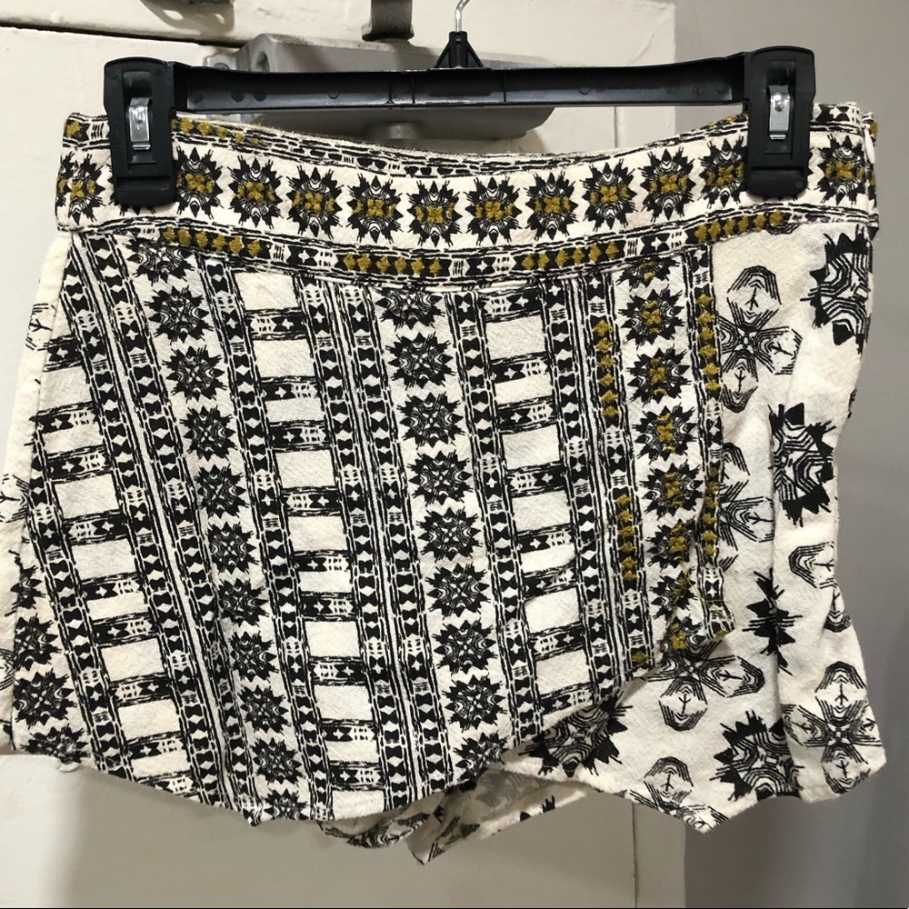 SOLD ‼️ Free People Tribal Skort